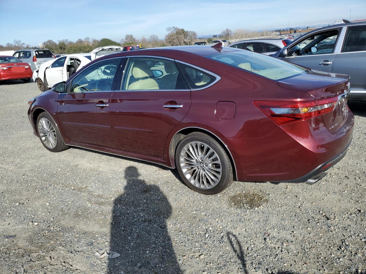 2016 Toyota Avalon - Image 2