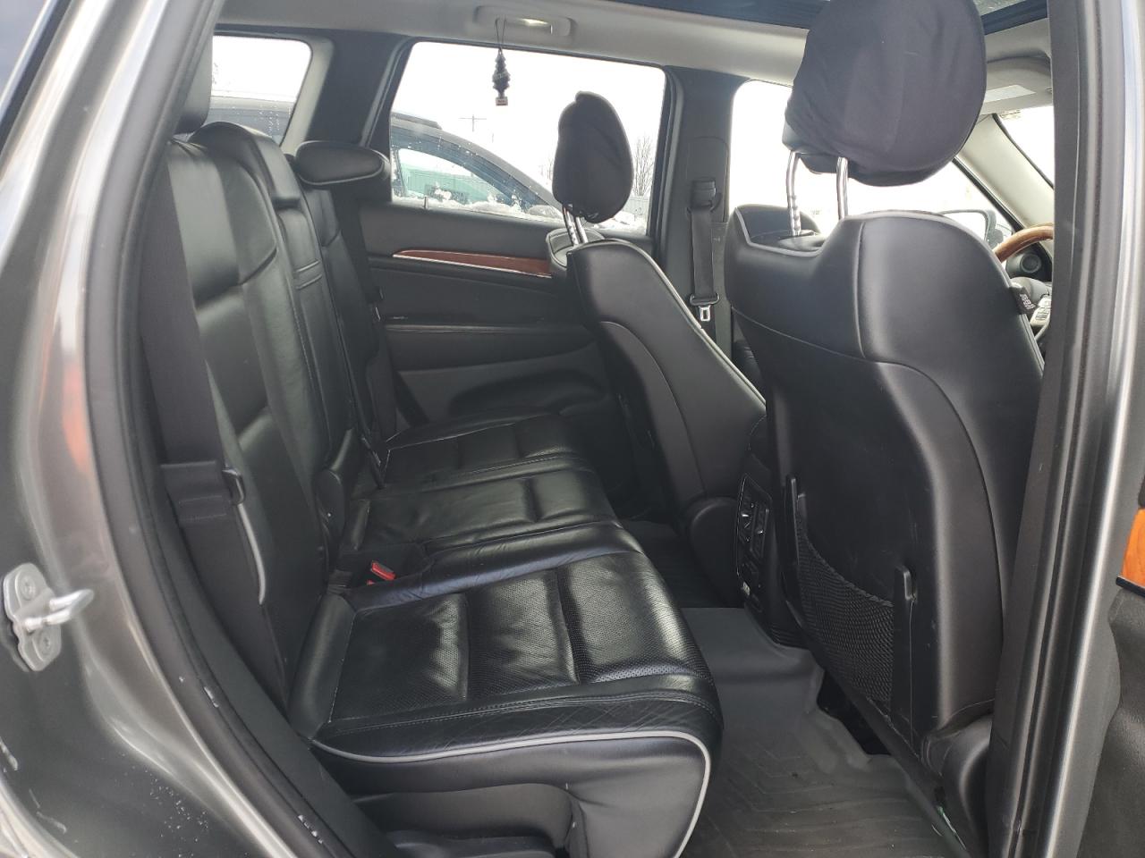2012 Jeep Grand Cherokee - Image 11