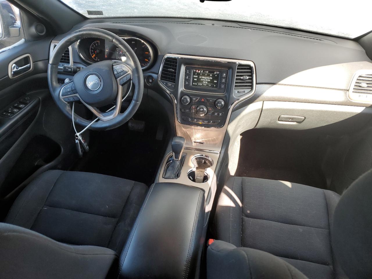 2017 Jeep Grand Cherokee - Image 8