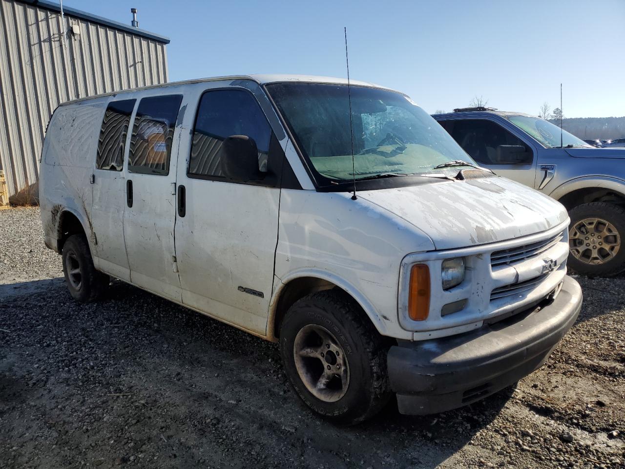 2000 Chevrolet Express - Image 4