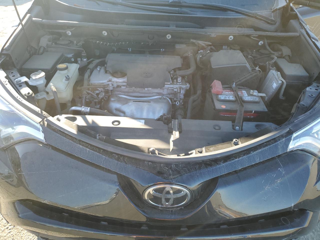 2018 Toyota RAV 4 - Image 12