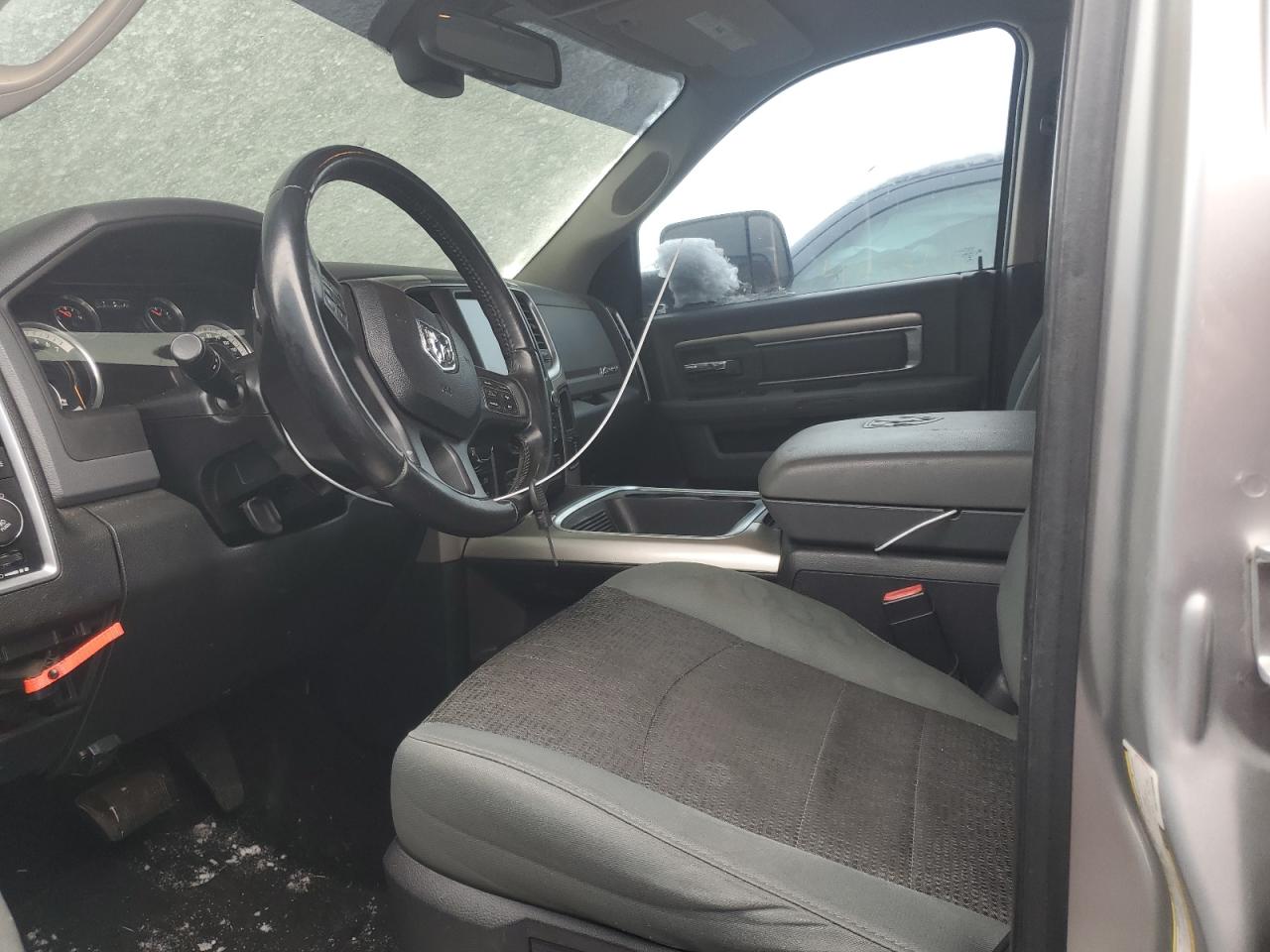 2016 RAM 1500 - Image 7