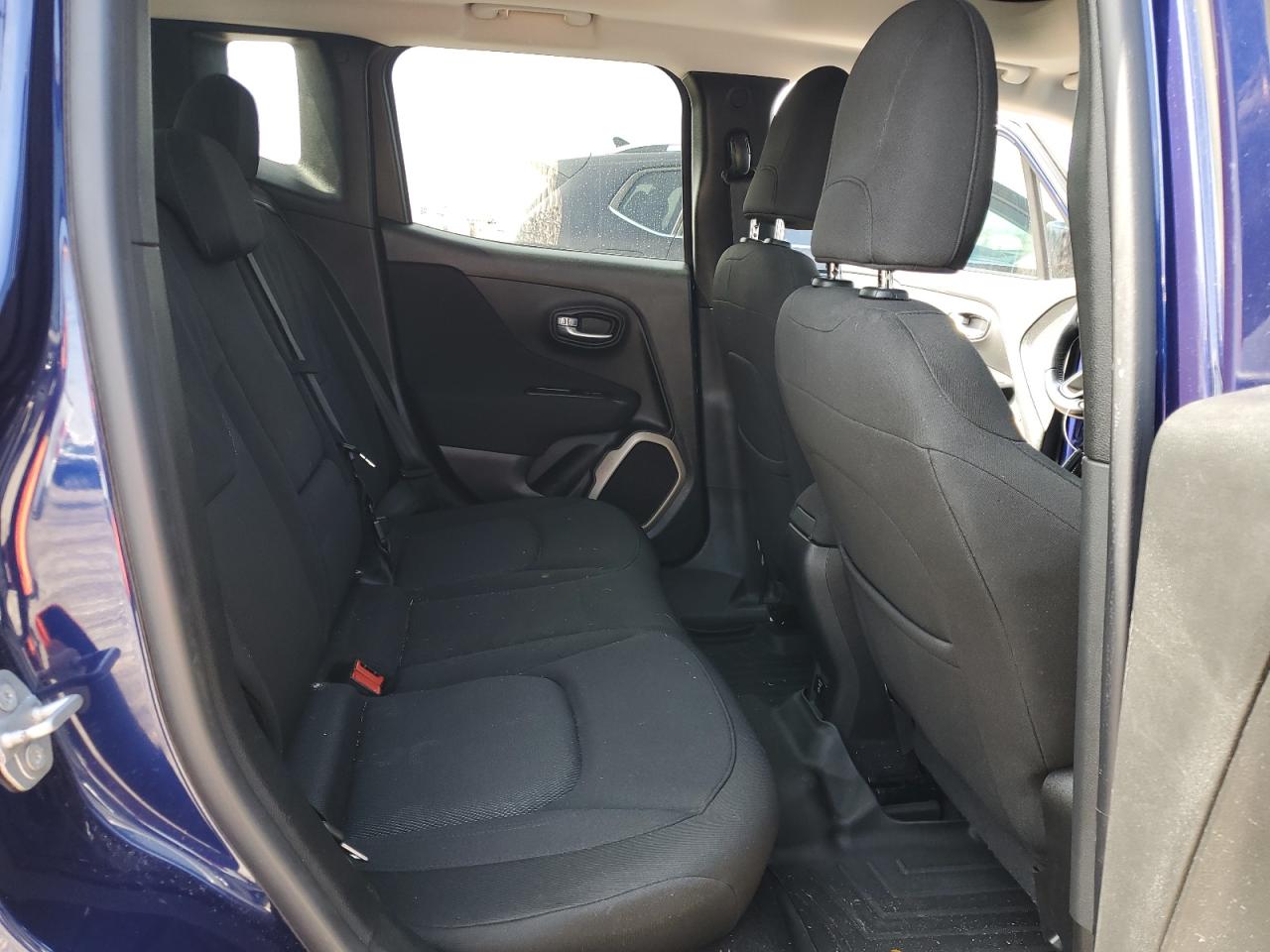 2017 Jeep Renegade - Image 10