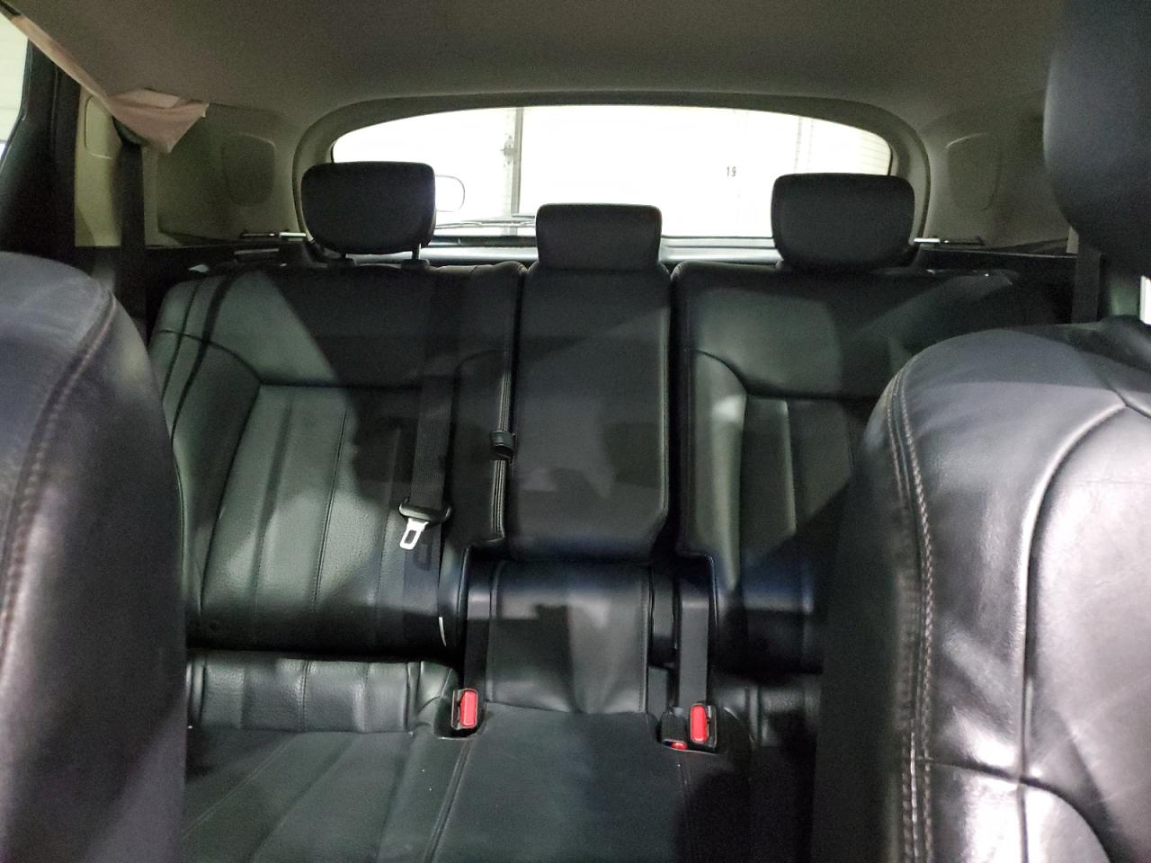 2017 Infiniti QX70 - Image 10
