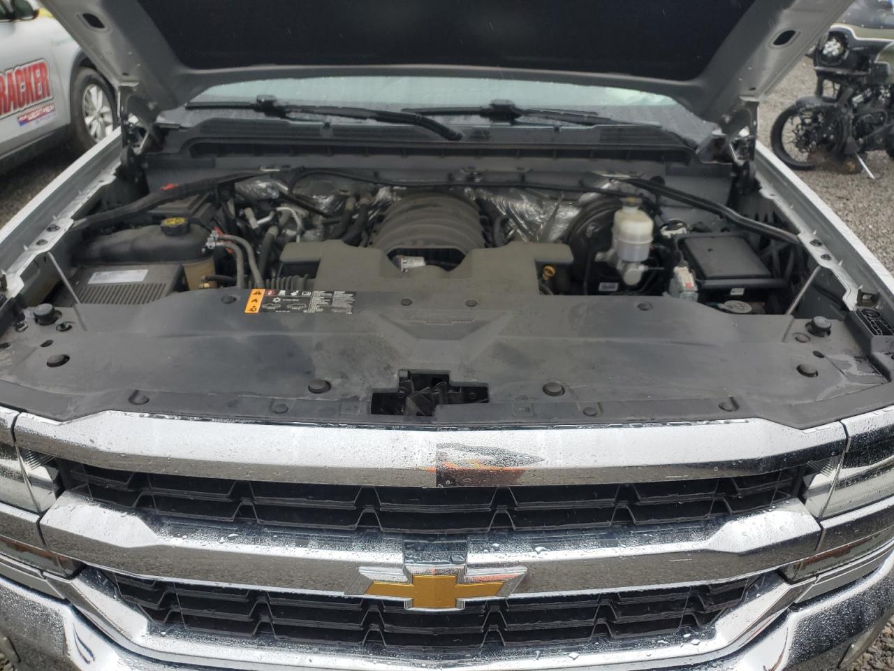 2017 Chevrolet Silverado - Image 11
