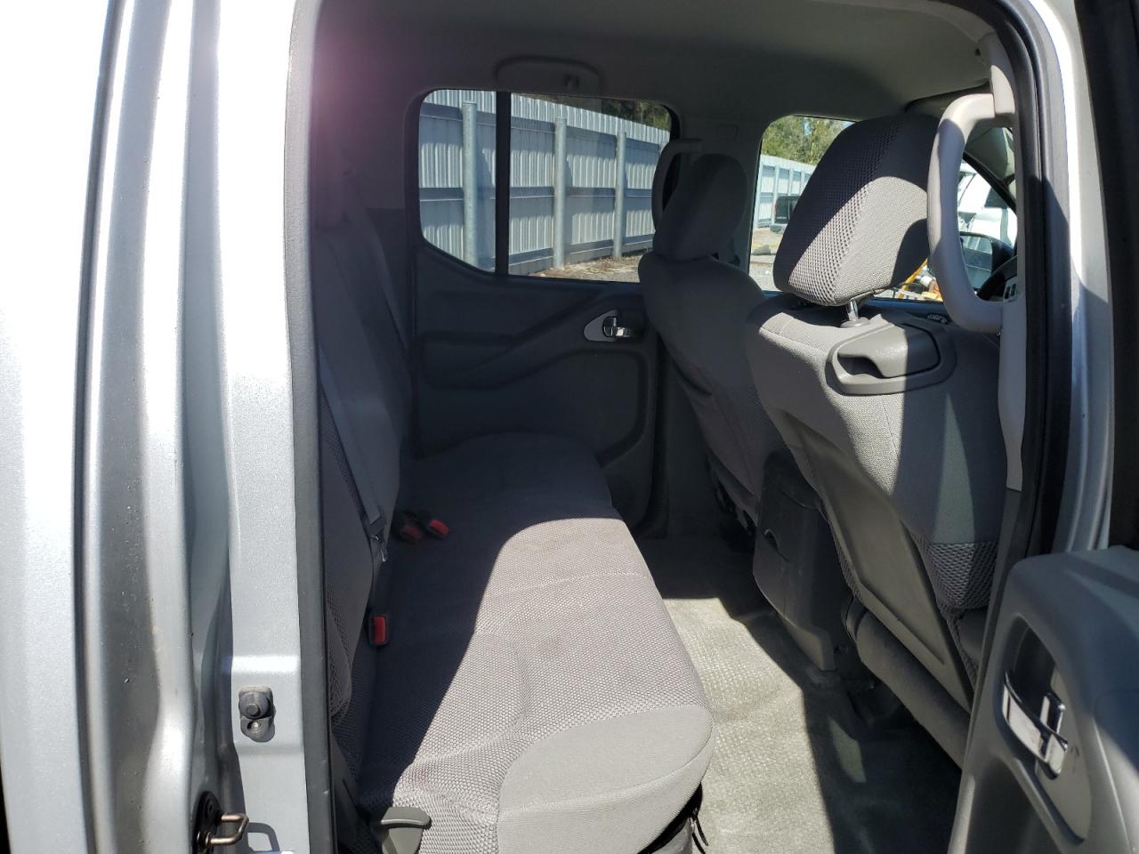 2014 Nissan Navara (Frontier) - Image 10