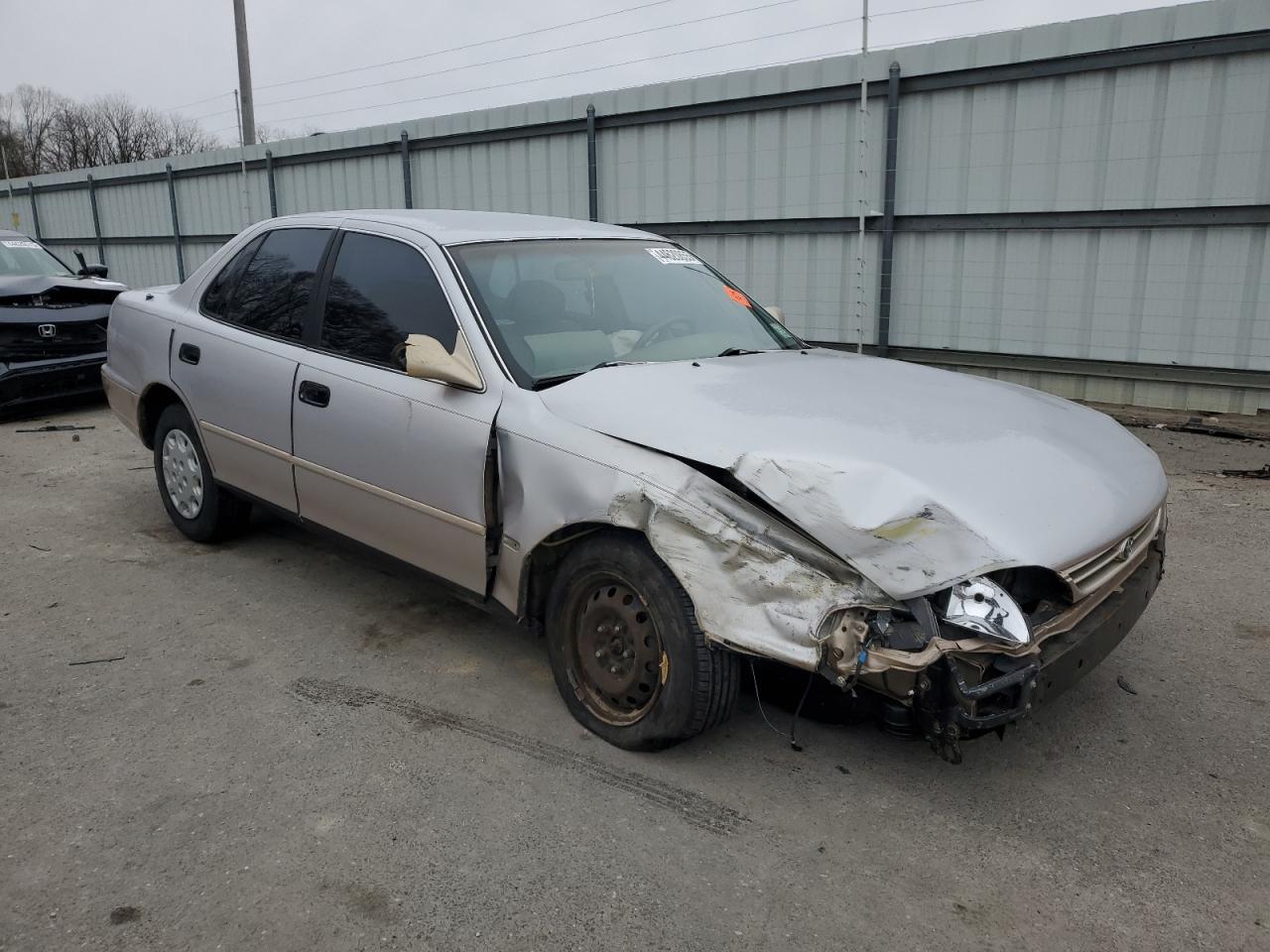 1996 Toyota Camry - Image 4