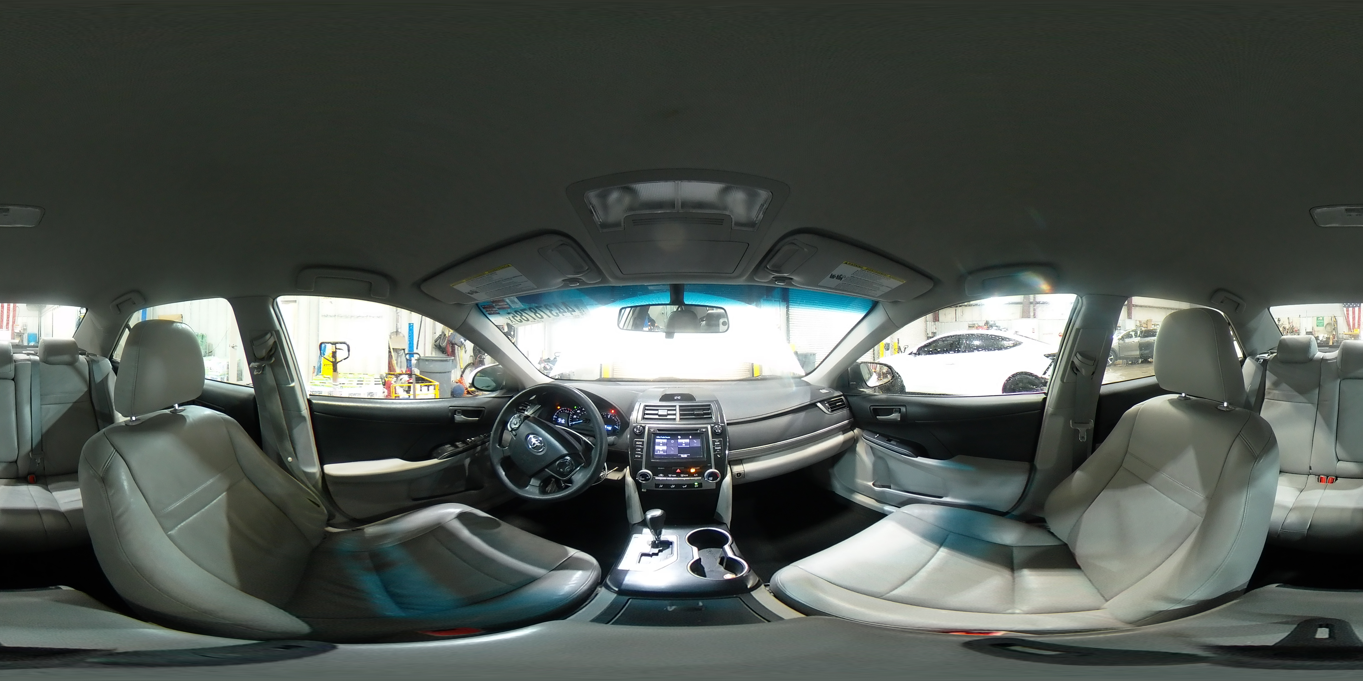 2014 Toyota Camry - Image 15