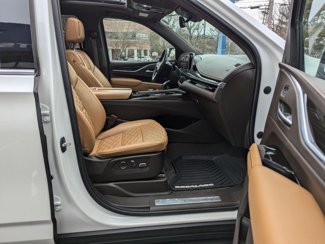 2021 Cadillac Escalade - Image 5