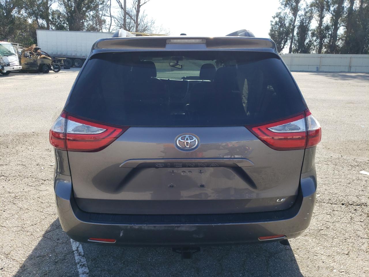 2015 Toyota Sienna - Image 6