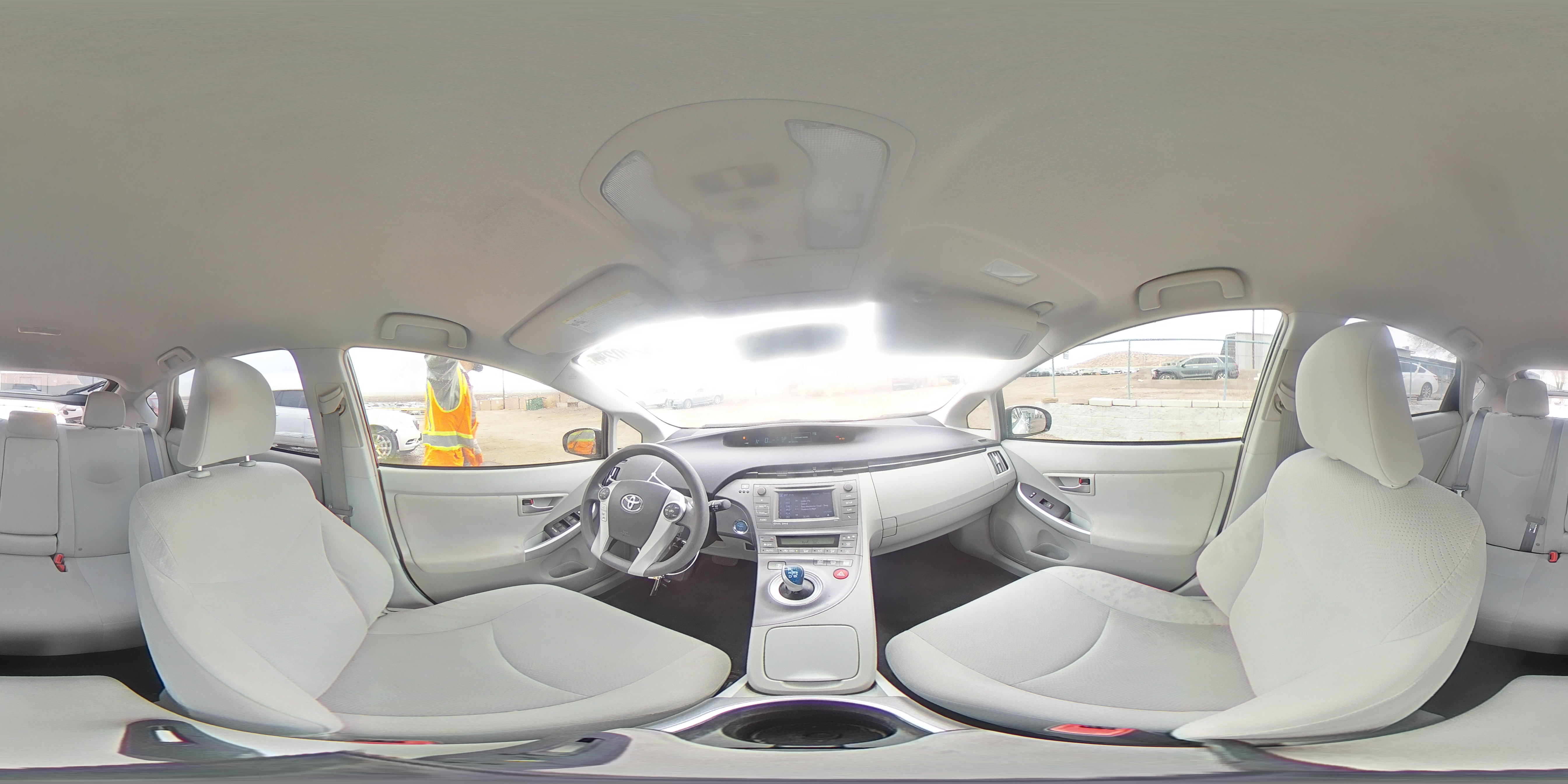 2013 Toyota Prius - Image 15