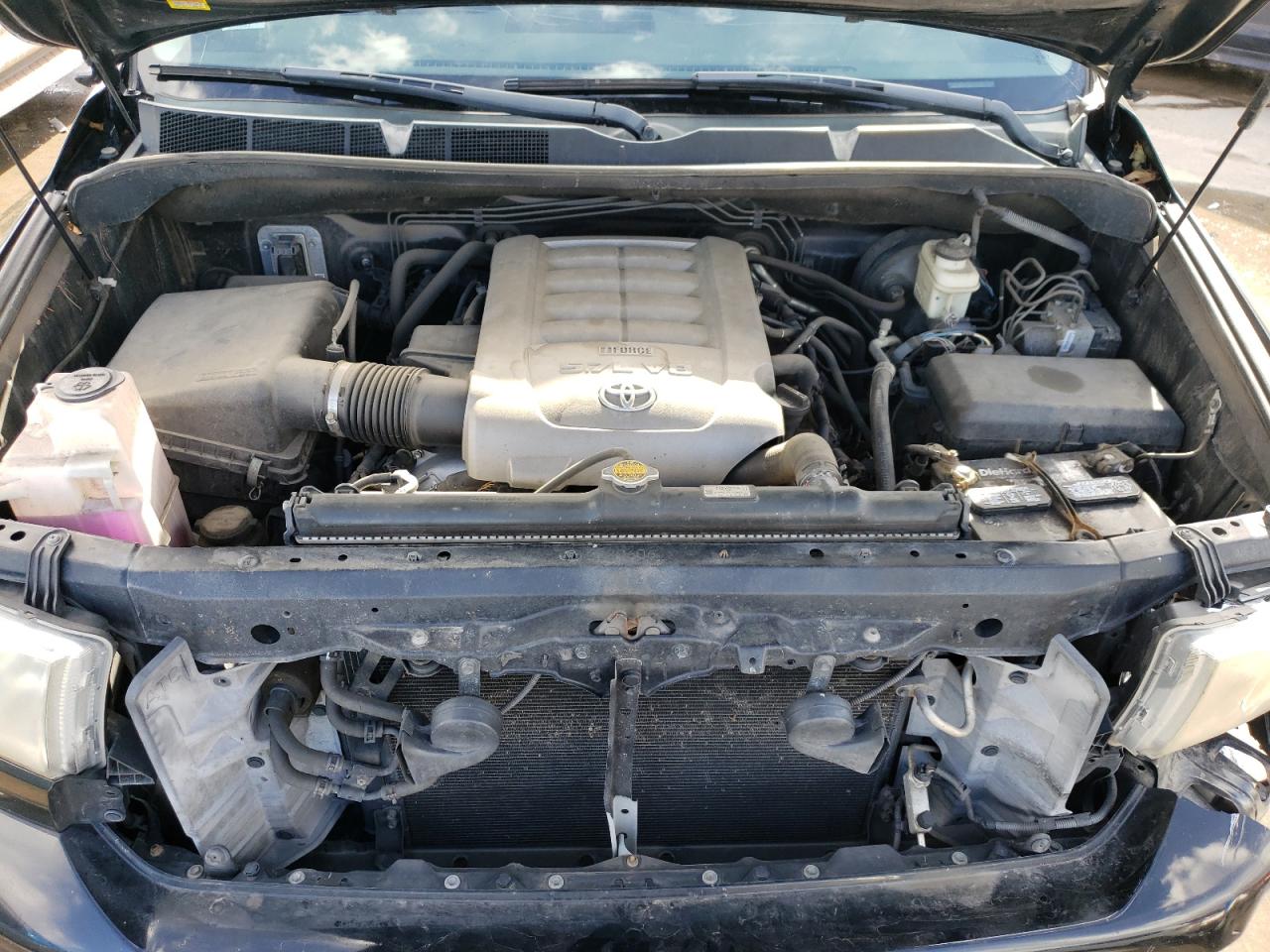 2010 Toyota Tundra - Image 13