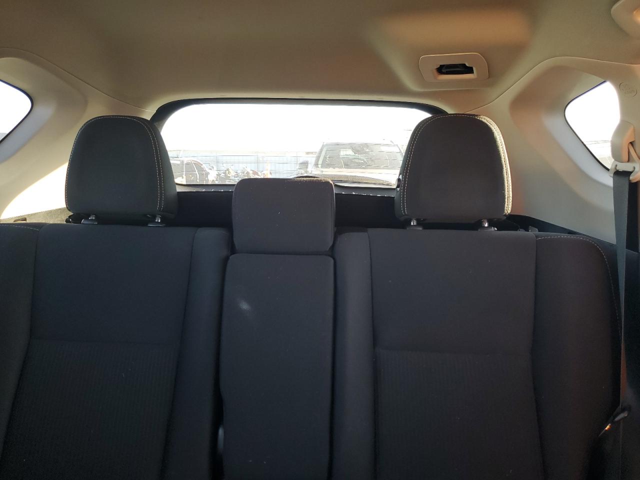 2015 Toyota RAV 4 - Image 10