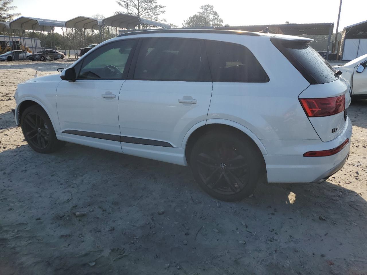 2017 Audi Q7 - Image 2