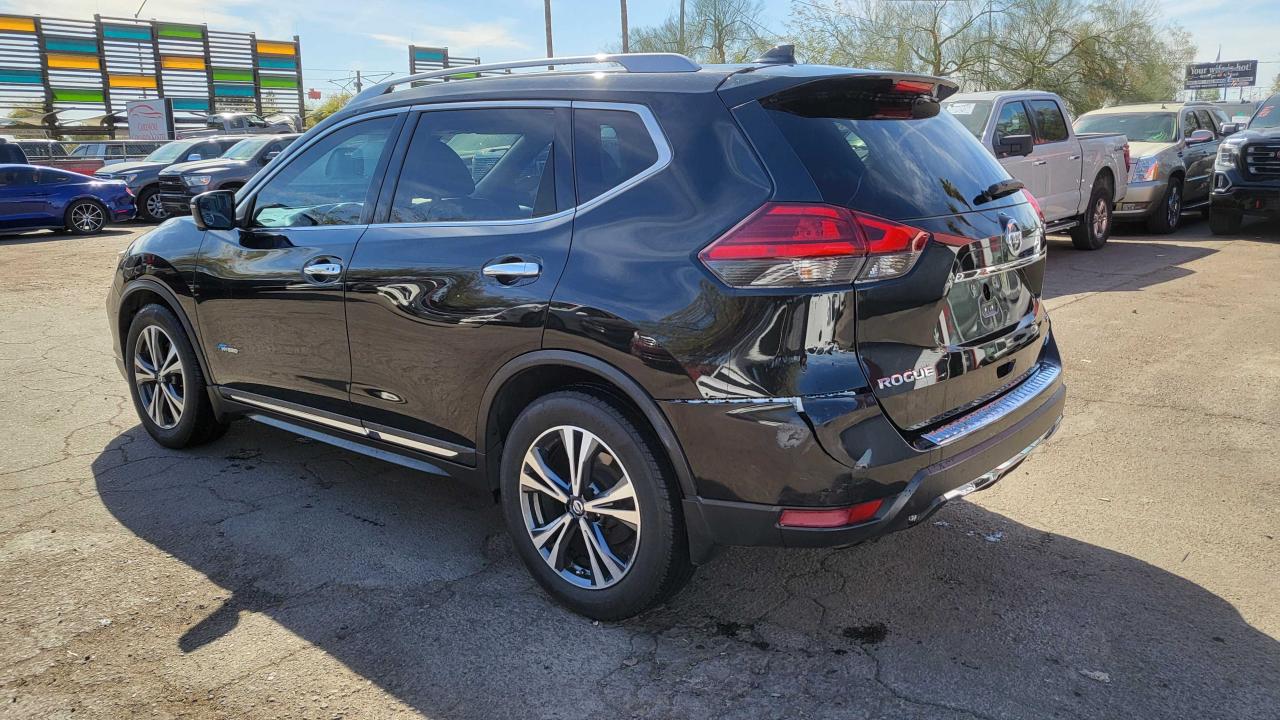 2017 Nissan Rogue - Image 3