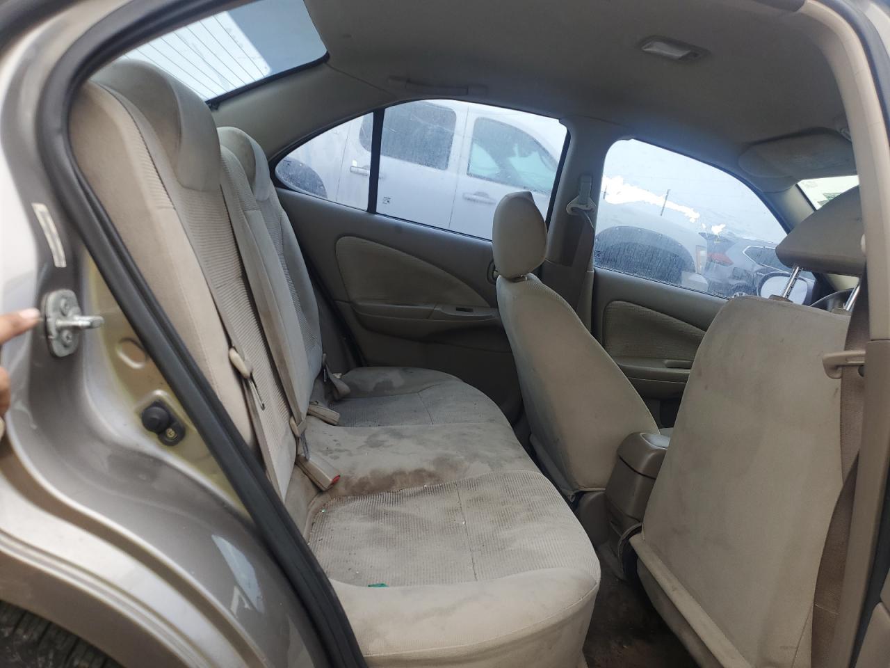 2005 Nissan Sentra - Image 10