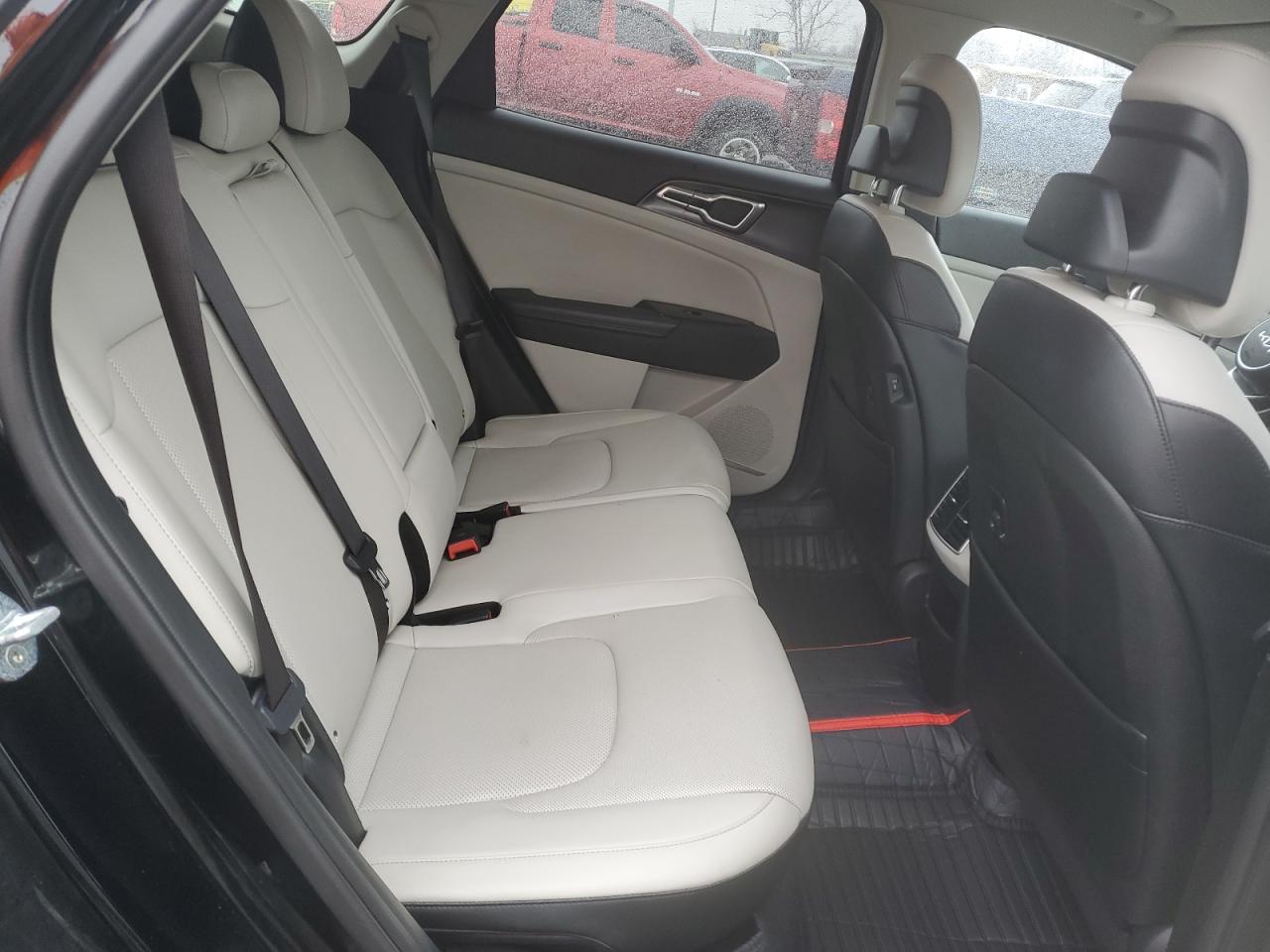 2023 Kia Sportage - Image 10