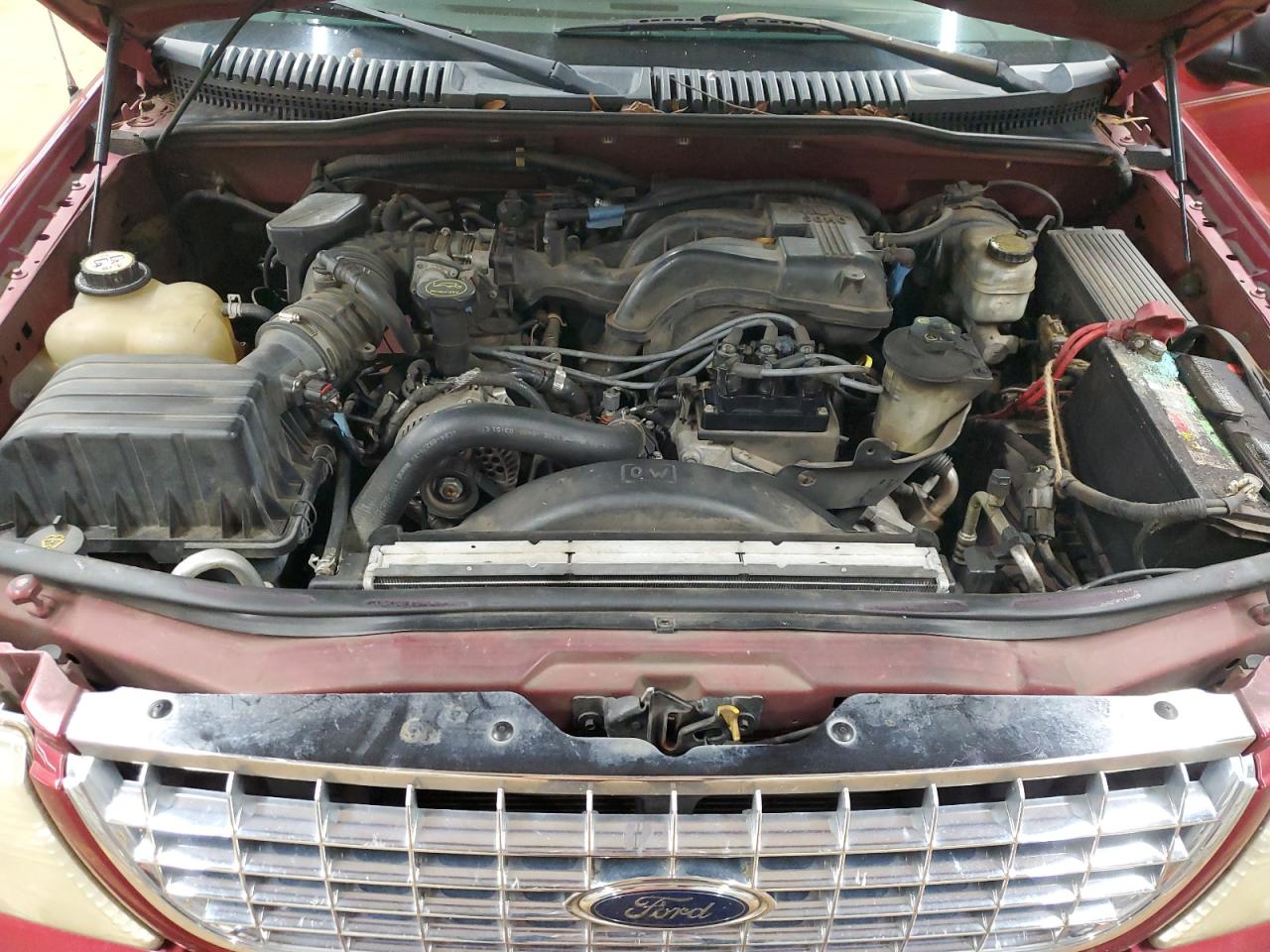 2005 Ford Explorer - Image 13