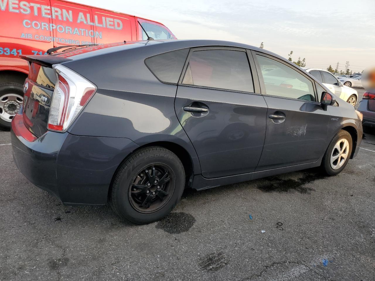 2012 Toyota Prius - Image 3