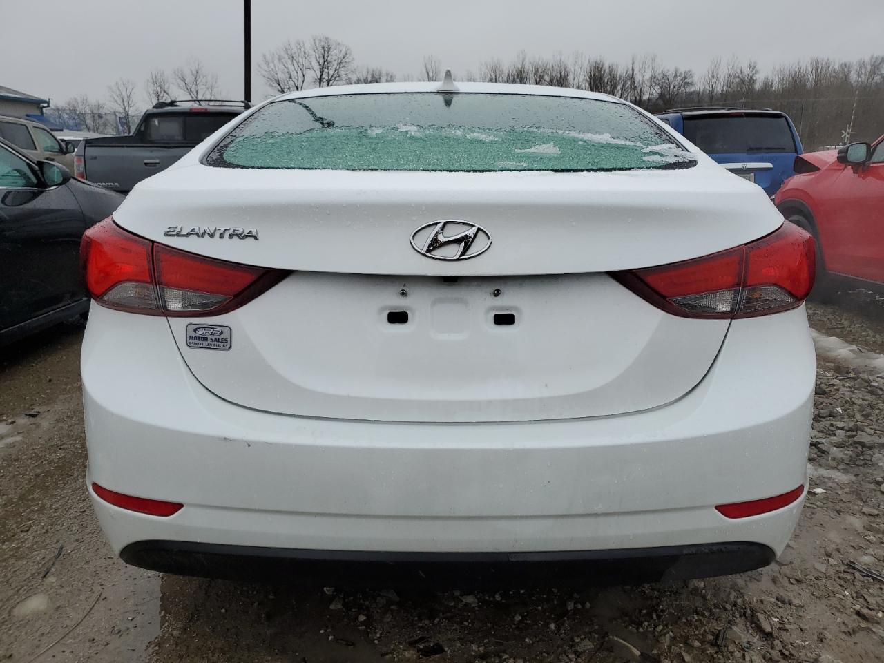 2015 Hyundai Elantra - Image 6