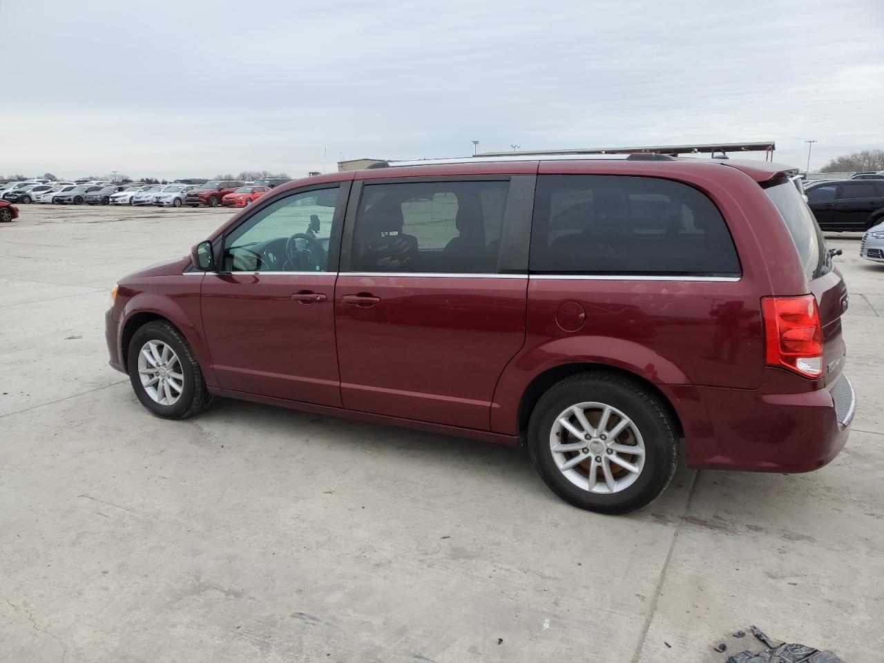 2019 Dodge Caravan - Image 2
