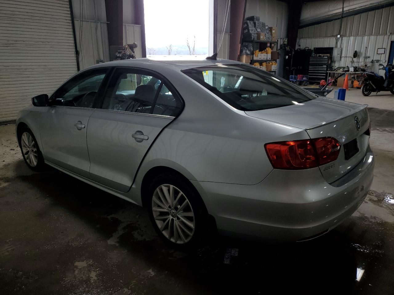 2014 Volkswagen Jetta - Image 2