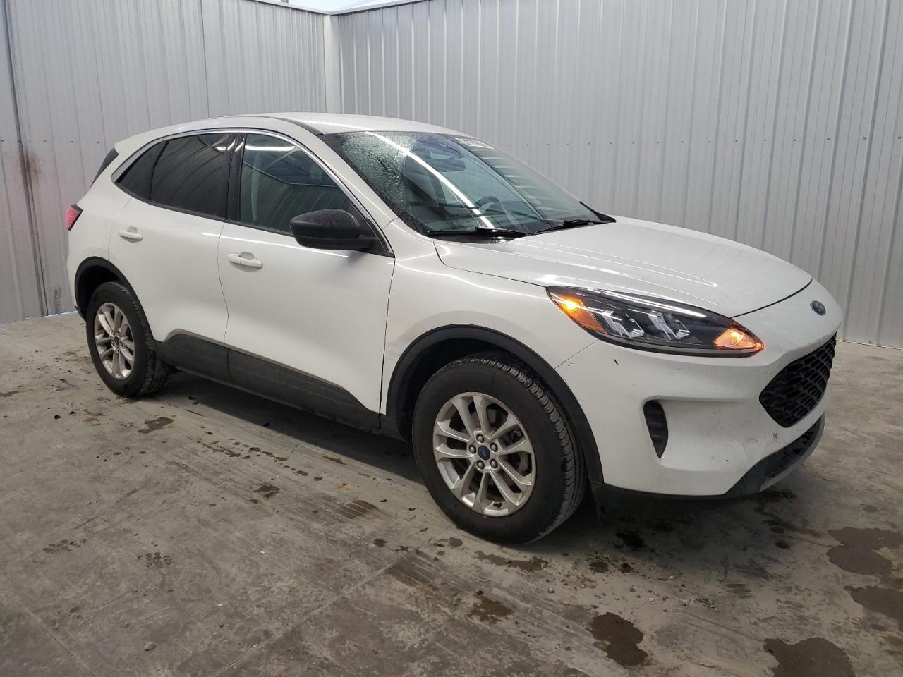 2022 Ford Escape - Image 4