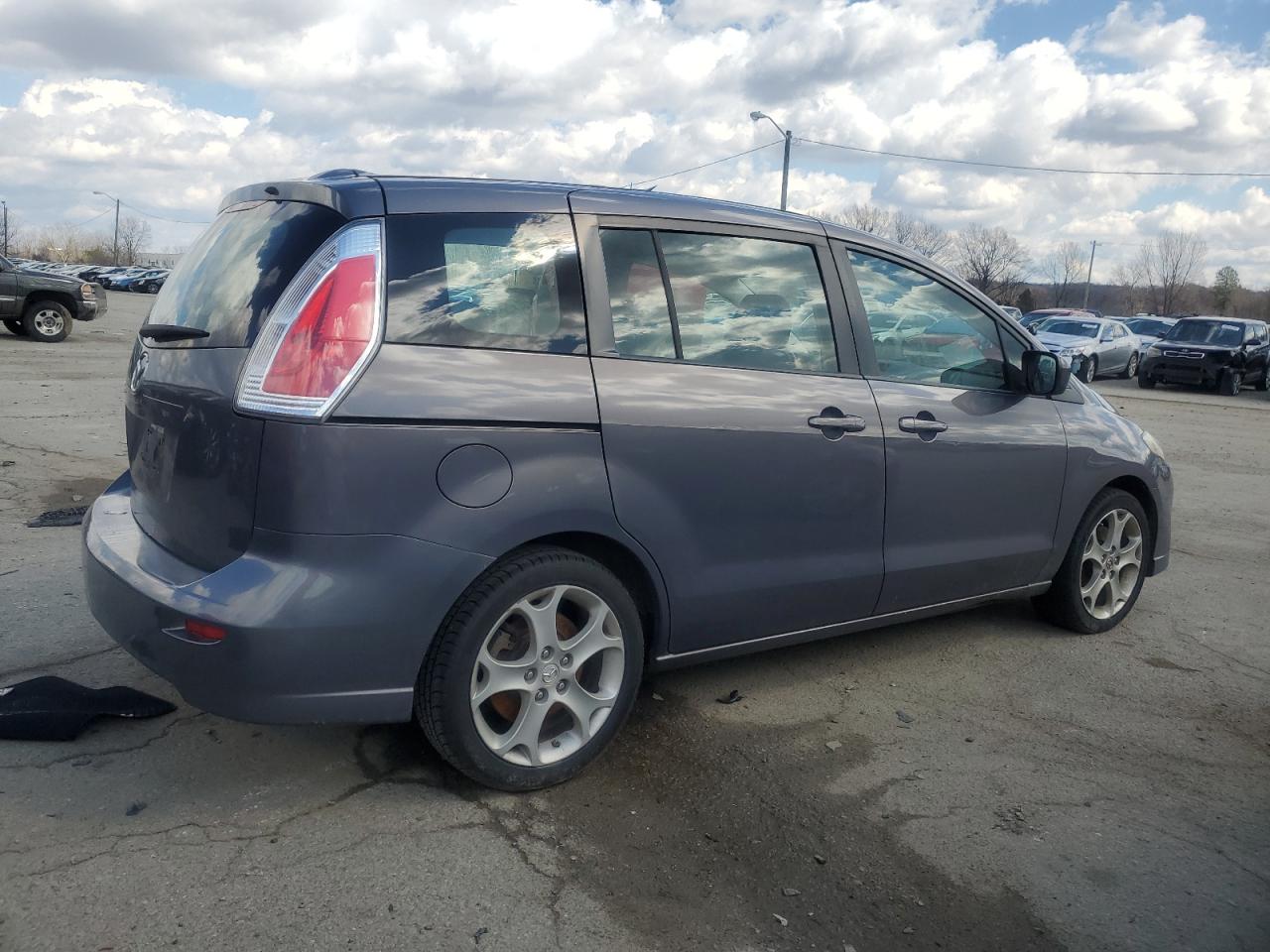 2010 Mazda 5 - Image 3