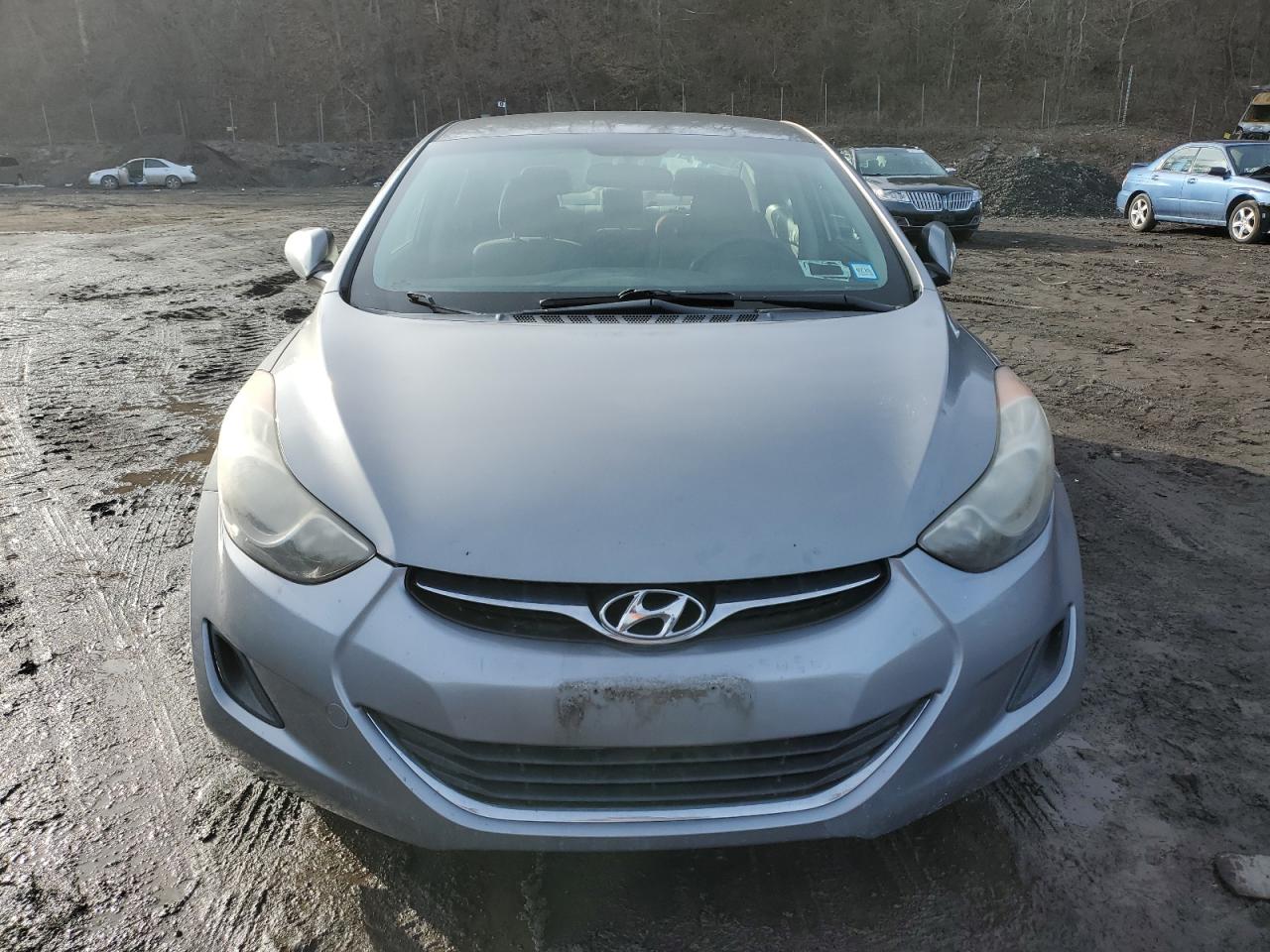 2011 Hyundai Elantra - Image 5
