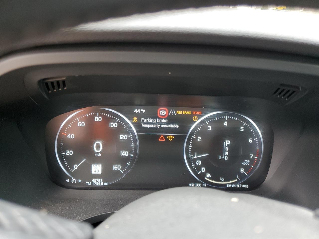 2020 Volvo XC60 - Image 9
