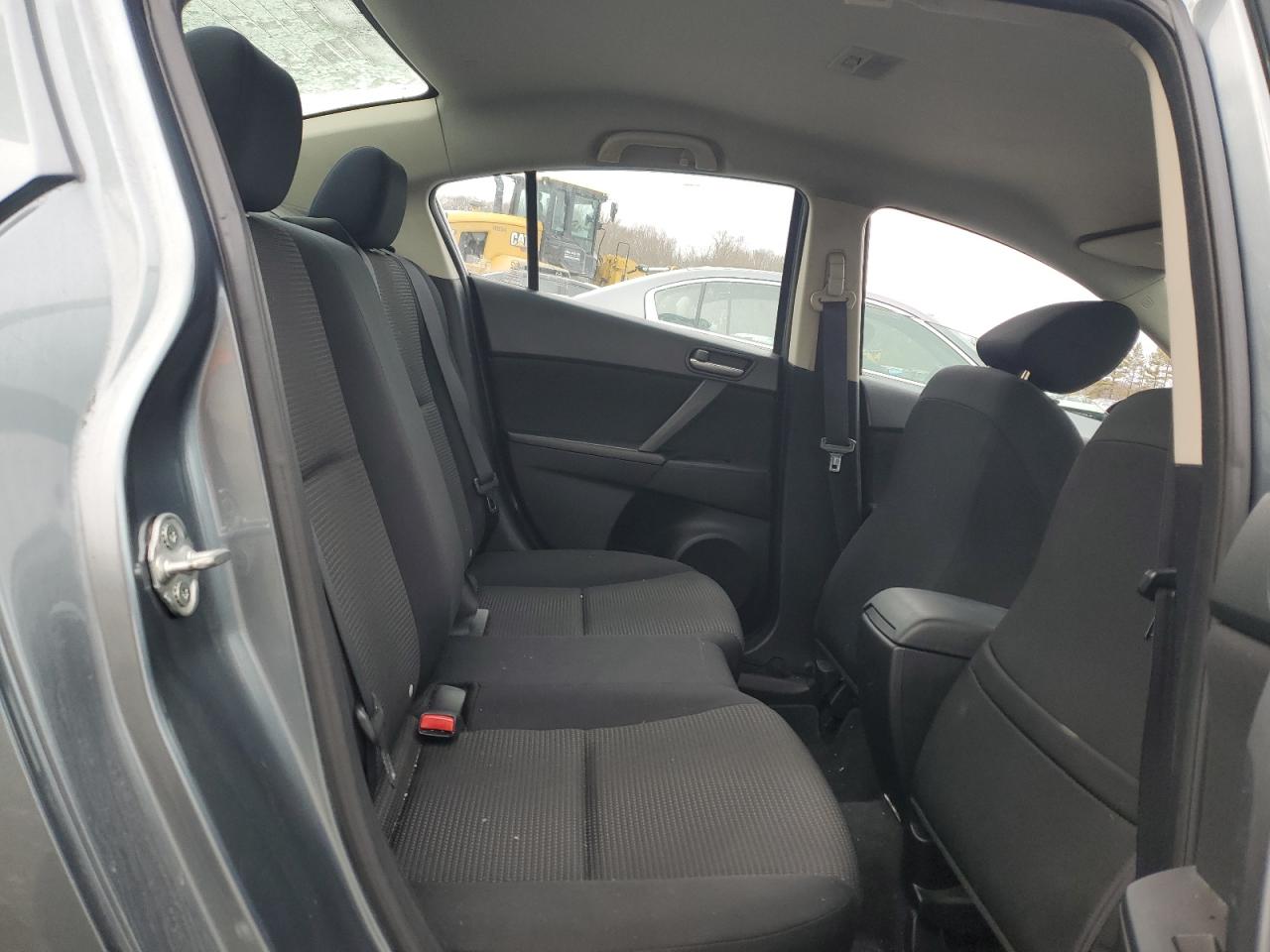2012 Mazda 3 - Image 10