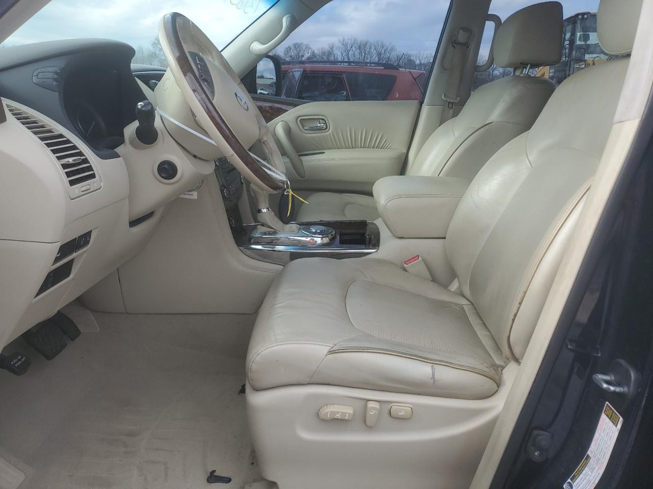 2015 Infiniti QX80 - Image 7