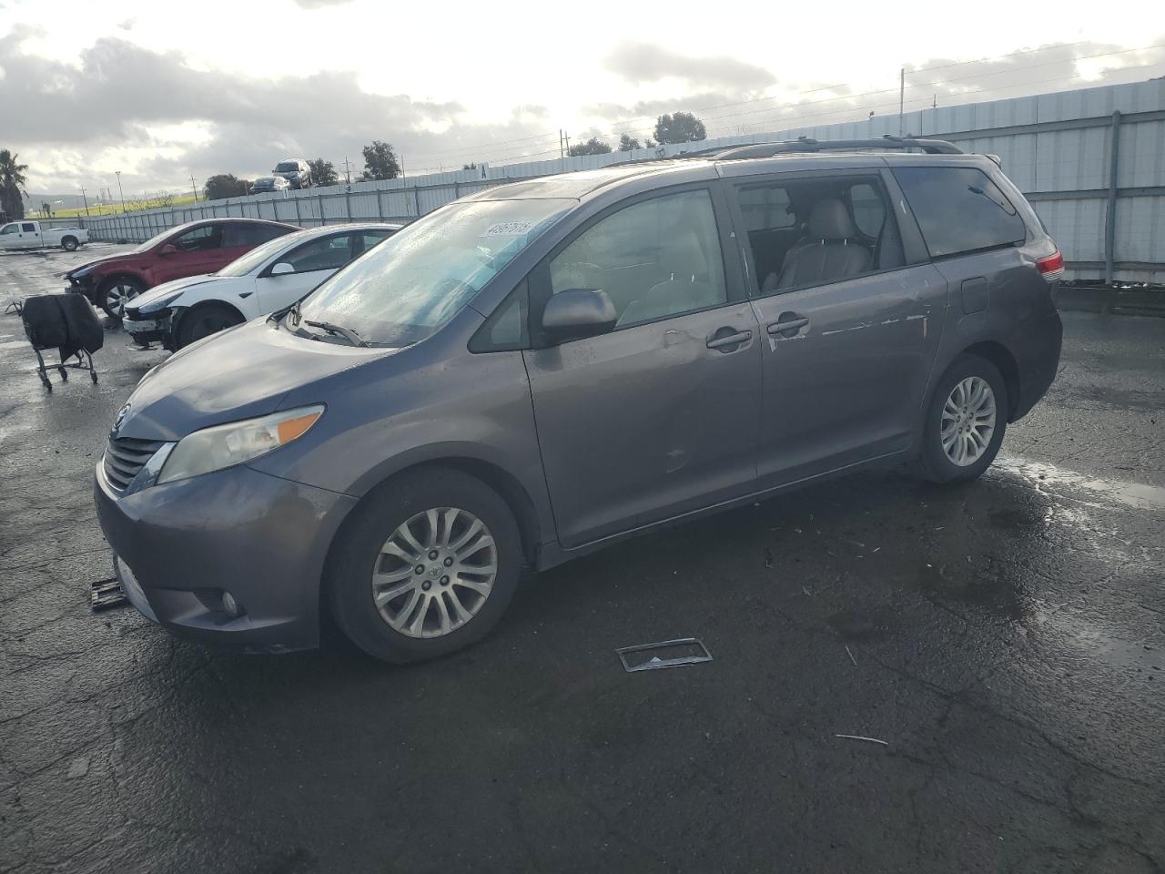 2011 Toyota Sienna - Image 1