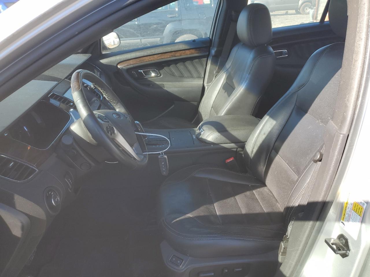2014 Ford Taurus - Image 7