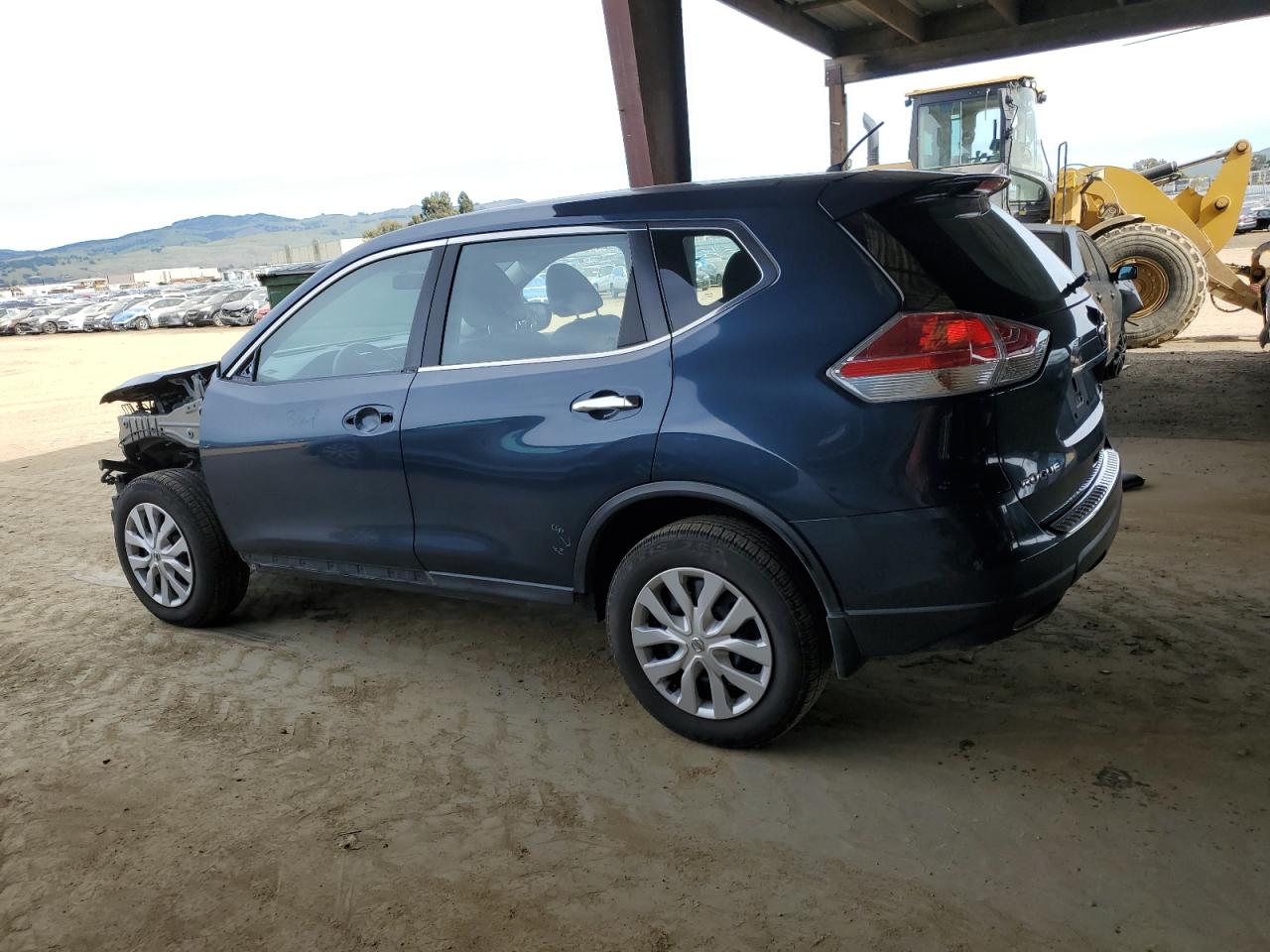 2015 Nissan Rogue - Image 2