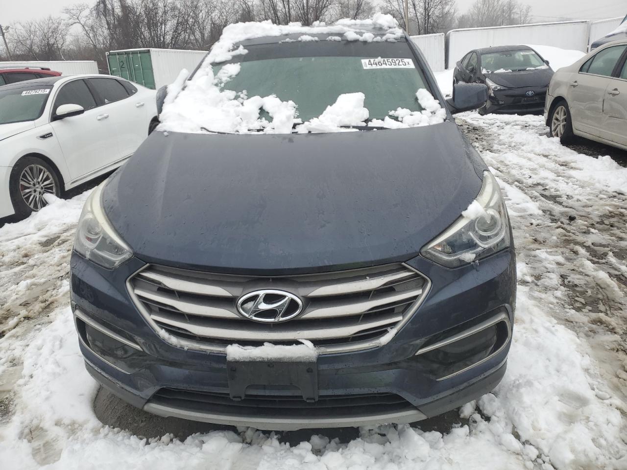 2017 Hyundai Santa Fe - Image 5
