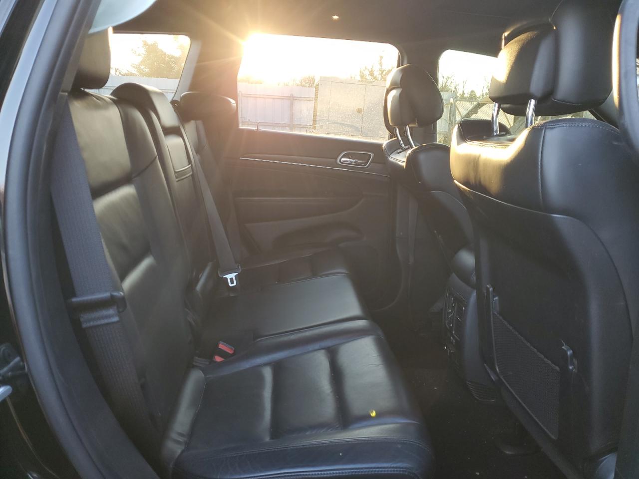 2020 Jeep Grand Cherokee - Image 10