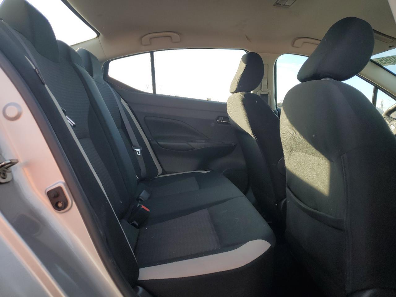 2020 Nissan Versa - Image 10