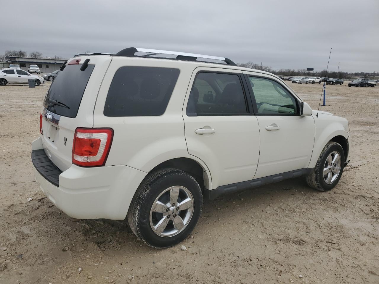 2011 Ford Escape - Image 3