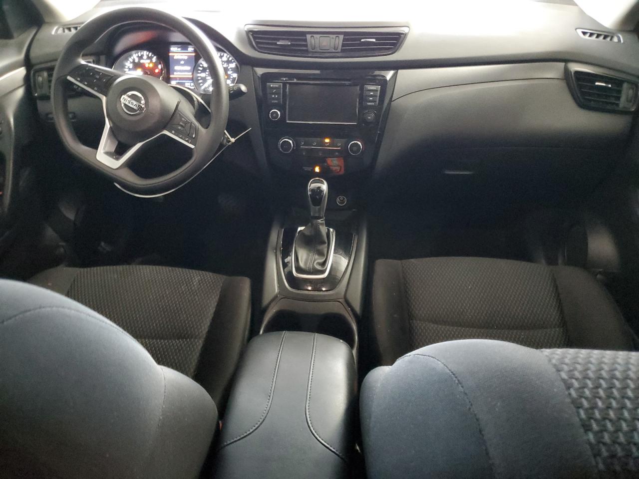 2020 Nissan Rogue - Image 8