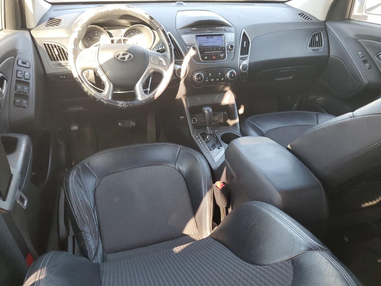 2012 Hyundai Tucson - Image 8