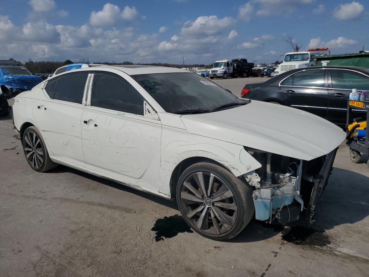 2021 Nissan Altima - Image 4