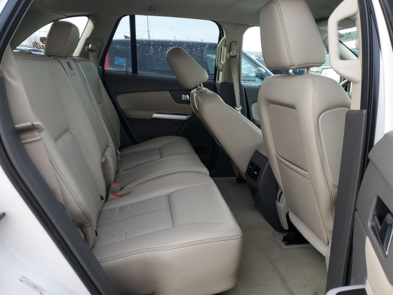 2011 Ford Edge - Image 11