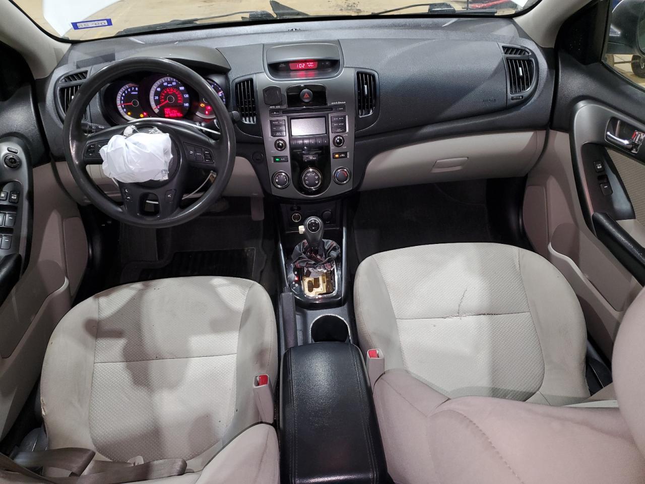 2013 Kia Forte - Image 8