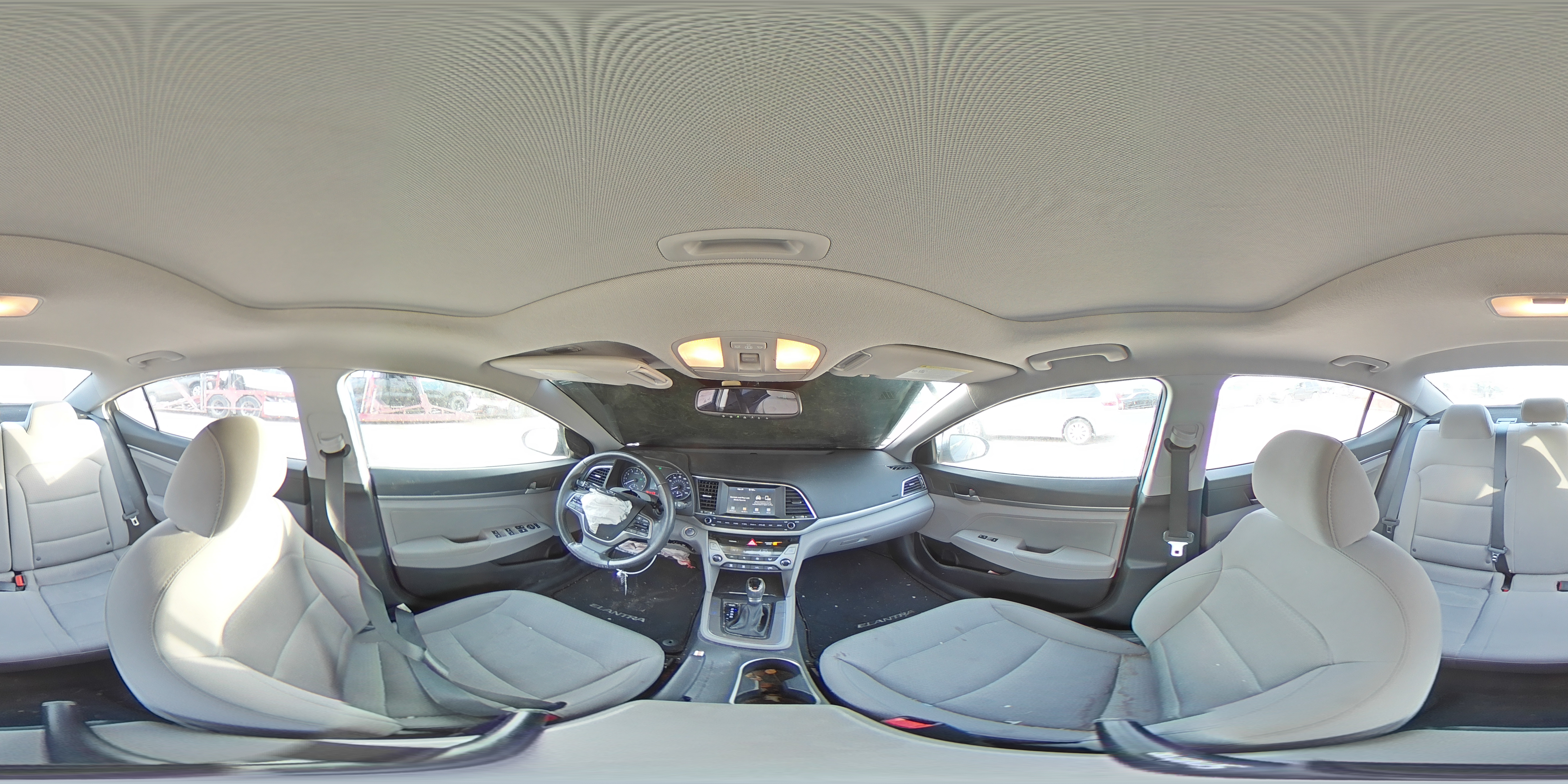 2018 Hyundai Elantra - Image 13