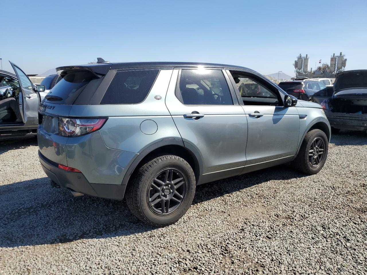 2016 Land Rover Discovery - Image 3