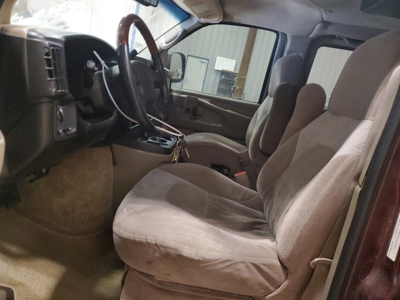 2005 Chevrolet Express - Image 7