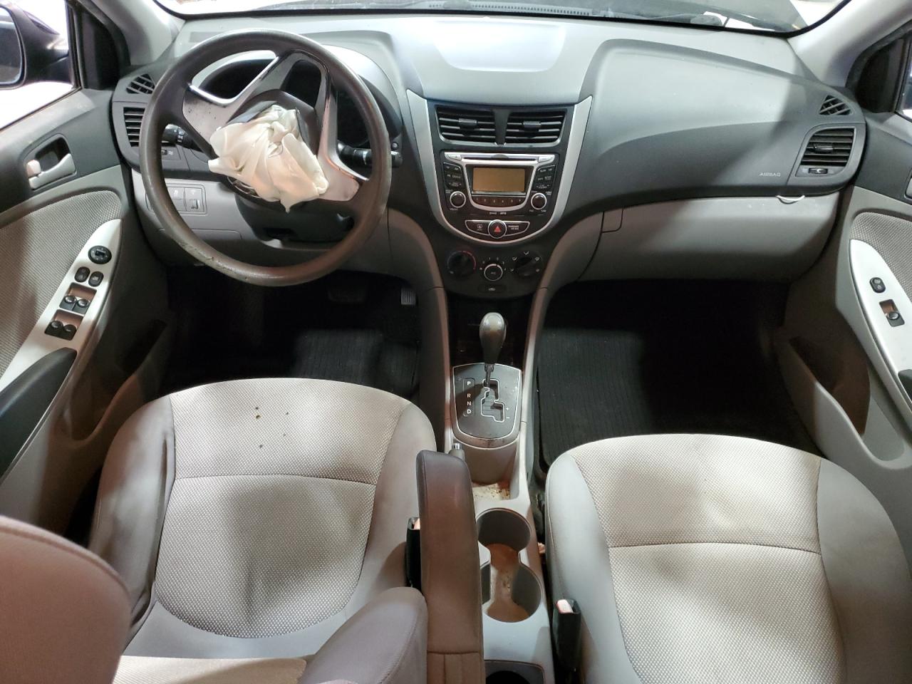 2013 Hyundai Accent - Image 8