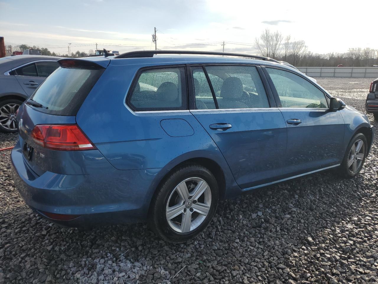 2015 Volkswagen Golf - Image 3