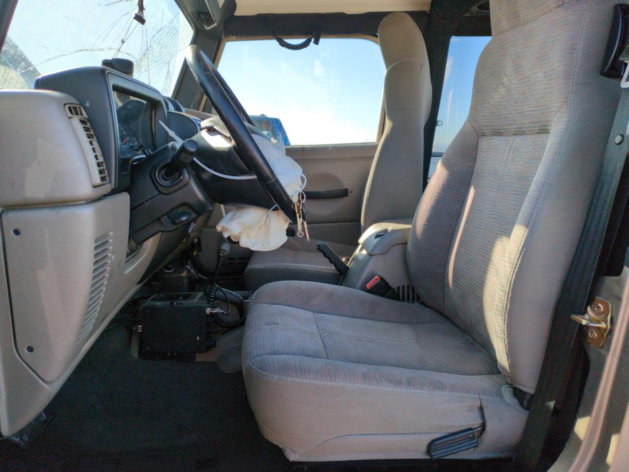 2004 Jeep Wrangler - Image 7